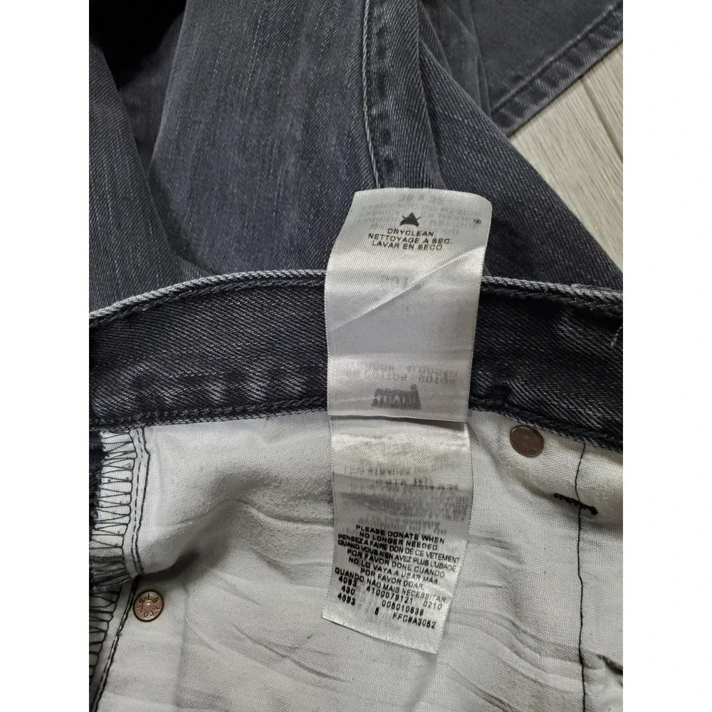 Vintage Levis 501 Jeans Mens 36x32 Black Denim Straight Leg Button Fly Y2K